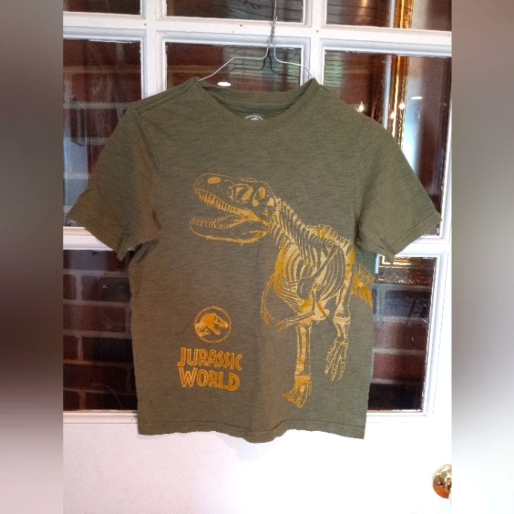 Jurassic World tee boys size L 10/12 Olive Green with yellow logo.